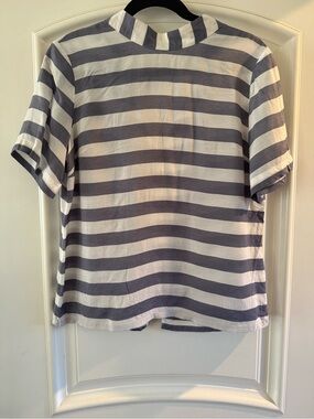 Banana Republic Short-Sleeve Crewneck Shirt in White and Gray Stripes